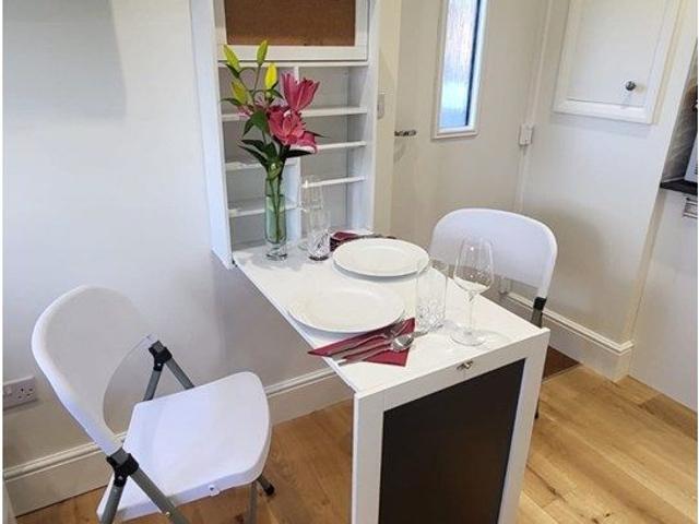 Studio for rent in Barton-le-clay, Bedfordshire