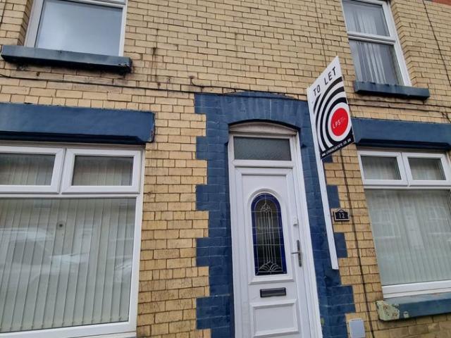 House for rent in Calderstones