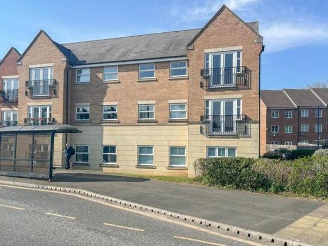 House for sale in Overslade, New Bilton