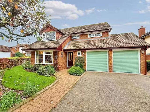 House for sale in Four Oaks