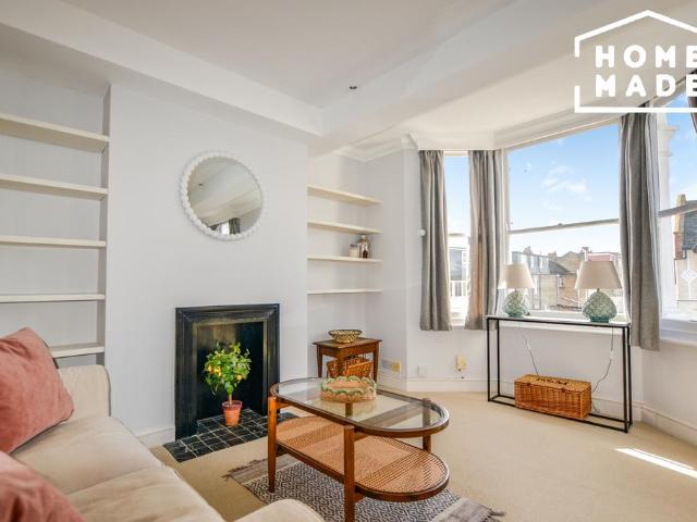 Apartment for rent in Earlsfield, Greater London