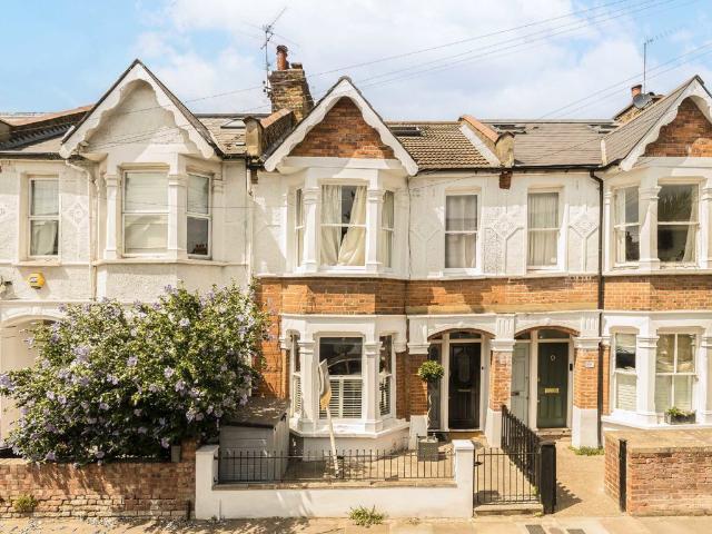 House for rent in Earlsfield, Greater London