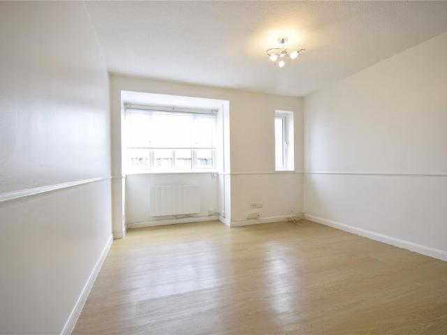 Apartment for rent in Red Hill, Surrey