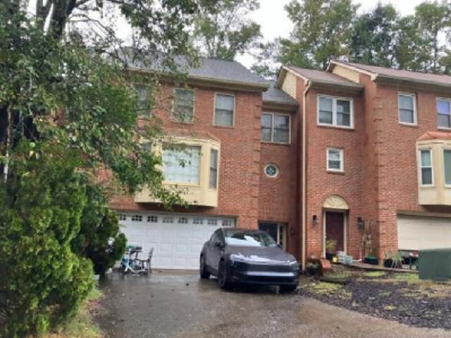 Townhouse for sale in Sandy Springs, Fulton County