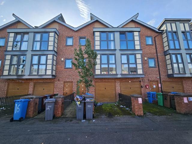 Apartment for rent in Moss Side, Manchester