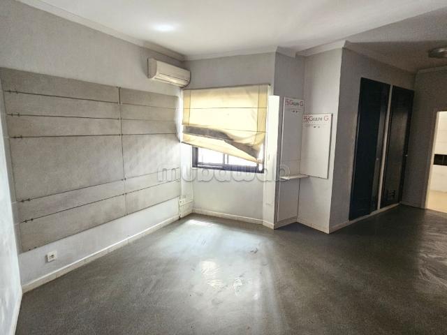 Bureau vente à Anfa, Gharb-Chrarda-Beni Hssen