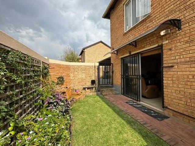 Townhouse for sale in Nooitgedacht, Gauteng