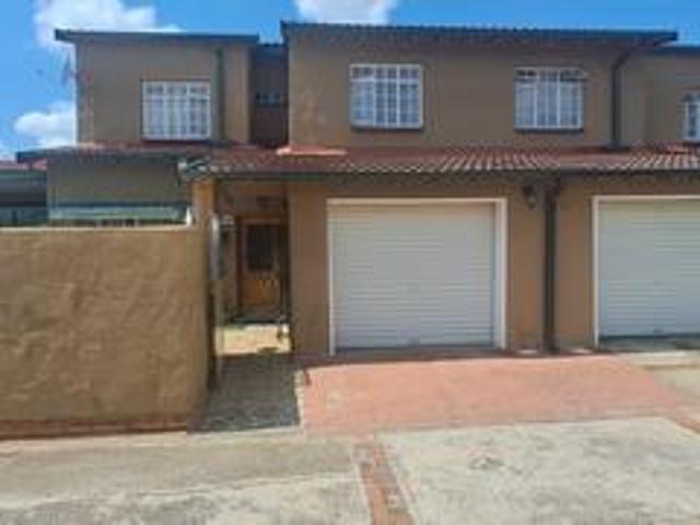 Townhouse for sale in Ekurhuleni, Gauteng