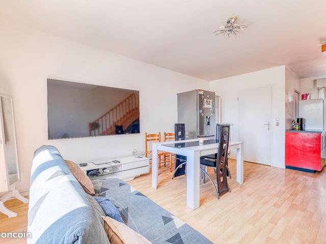 Appartement vente à Créteil, Santeny