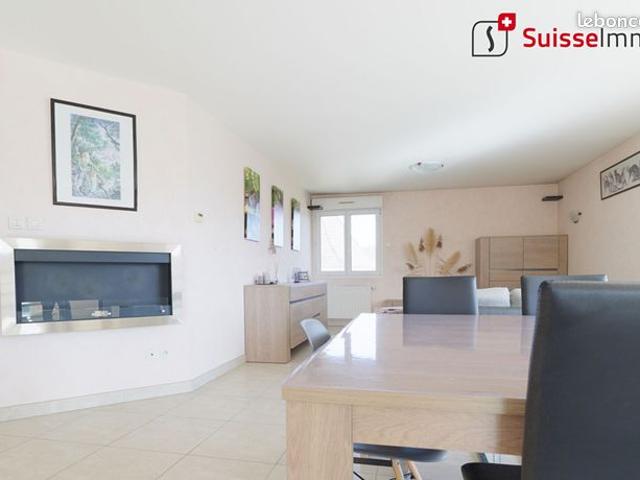 Appartement vente à Étupes, Doubs