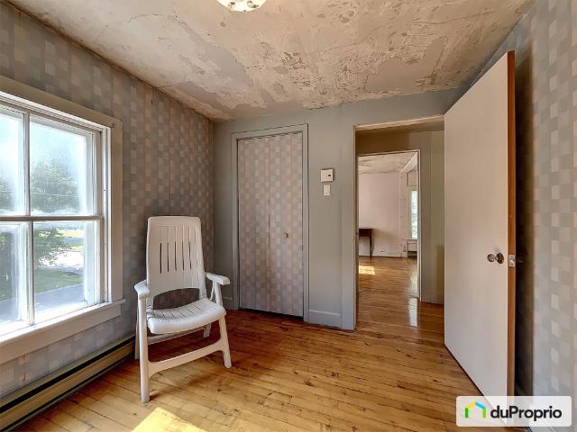 Duplex for sale in Henryville
