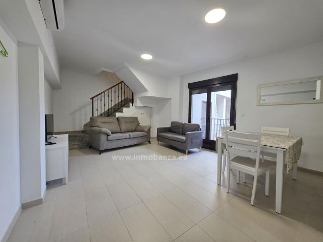 Dúplex en alquiler en Baeza, Andalucía