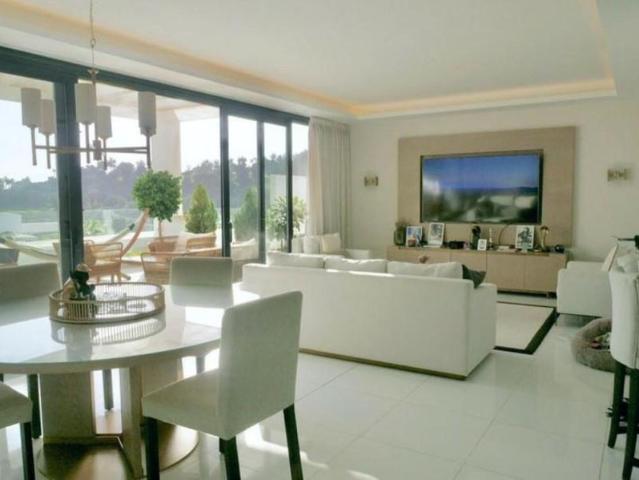 Dúplex en alquiler en Benahavís, Málaga