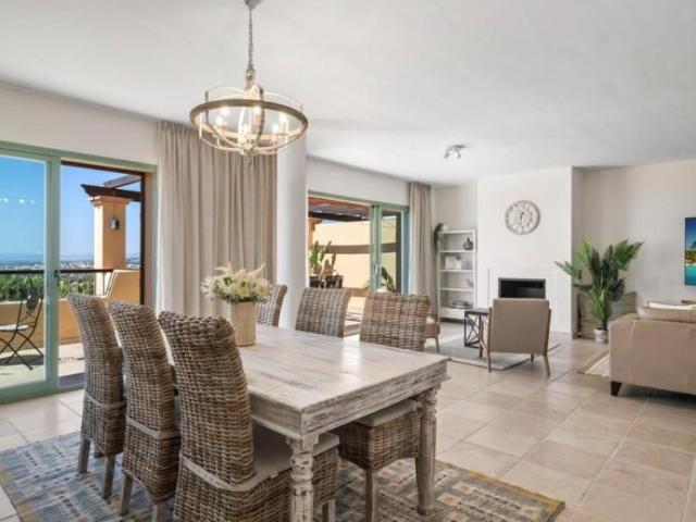 Dúplex en alquiler en Benahavís, Málaga