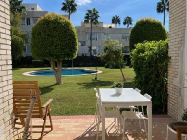 Dúplex en alquiler en La Alzambra, Marbella