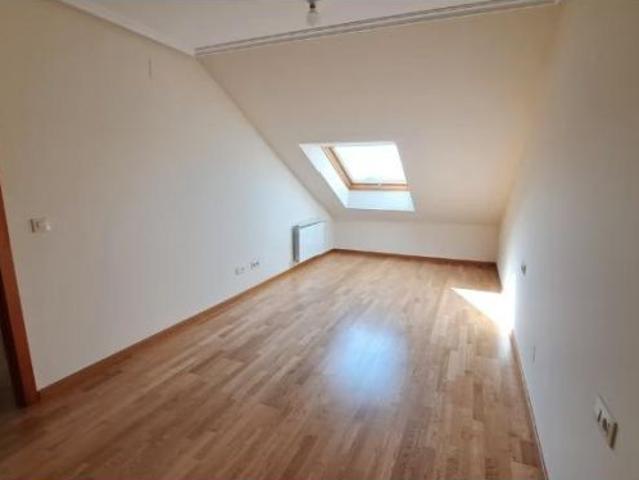 Piso en alquiler en Ourense, O Vinteún