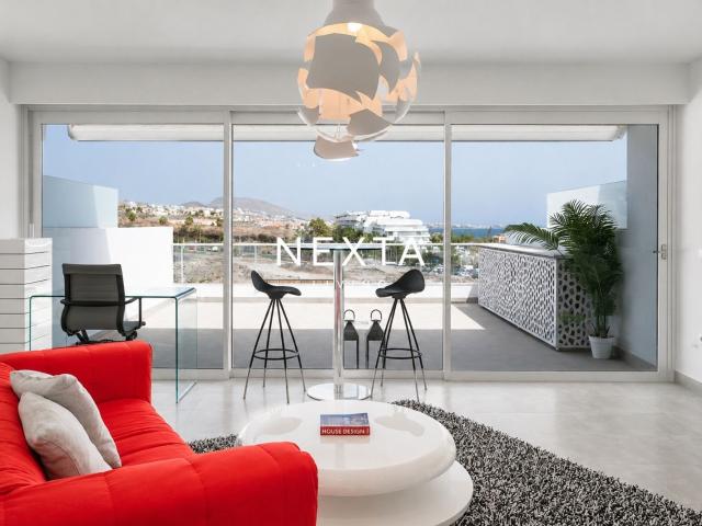 Apartamento en venta en La Caleta, Adeje