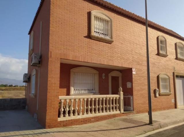 Dúplex en venta en Loma Cabrera, Almería