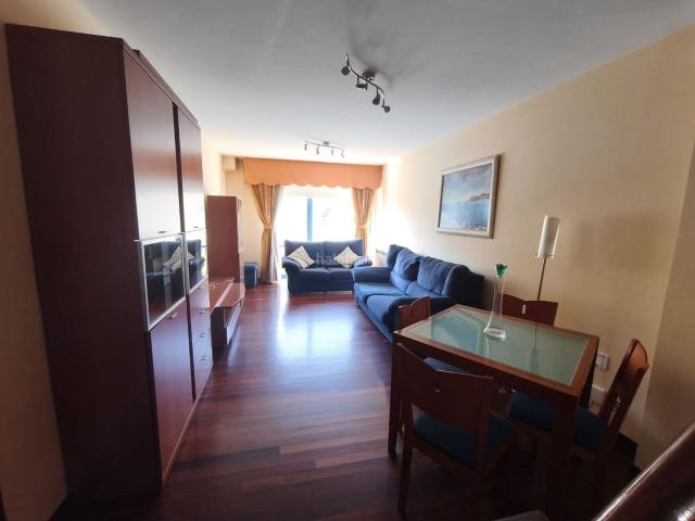 Dúplex en venta en Ames, Santiago