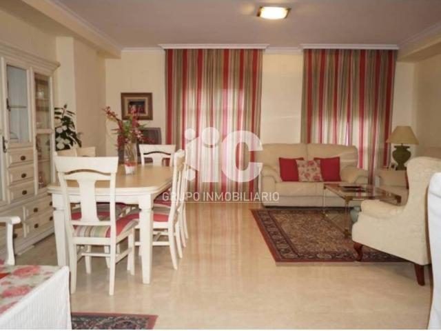 Dúplex en venta en Baena, Andalucía
