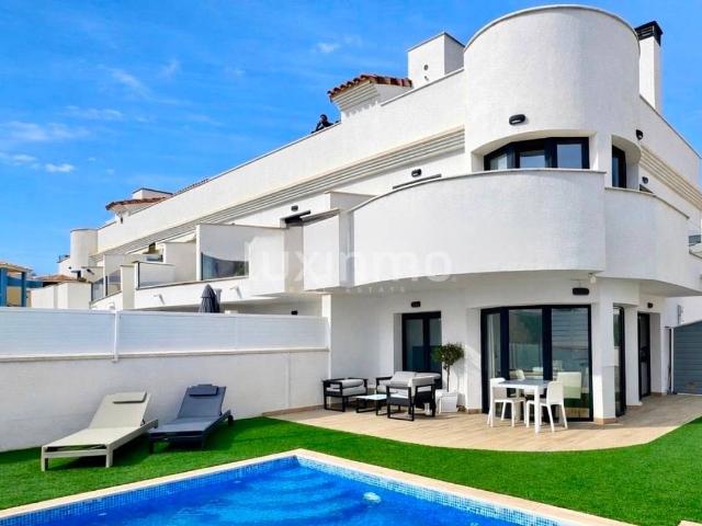 Dúplex en venta en la Marina Baixa, Valencia