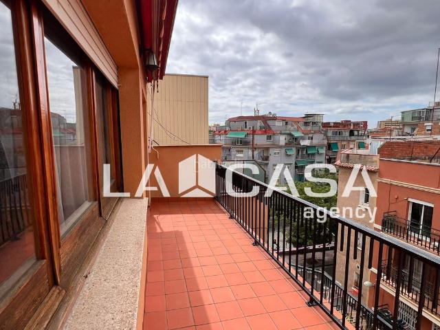 Dúplex en venta en Nou Barris, Barcelonès