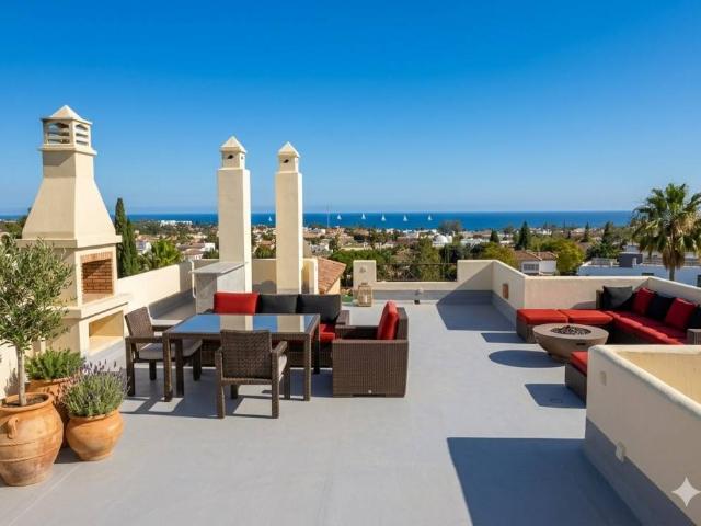 Dúplex en venta en Barriada Islas Canarias, Costa del Sol Occidental