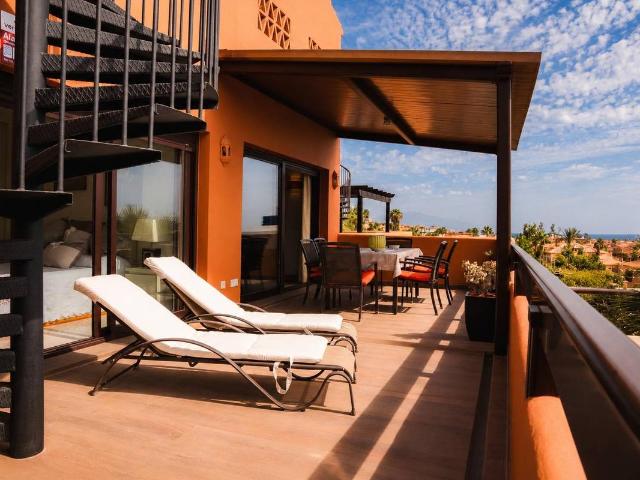 Dúplex en venta en Barriada Islas Canarias, Estepona