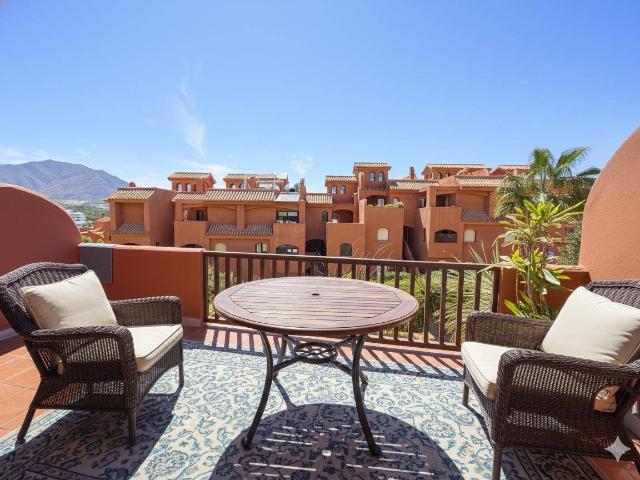 Dúplex en venta en Barriada Islas Canarias, Estepona