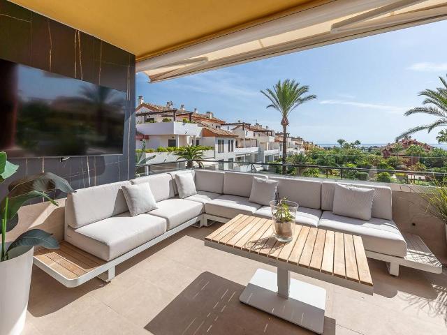 Dúplex en venta en Barriada Islas Canarias, Estepona