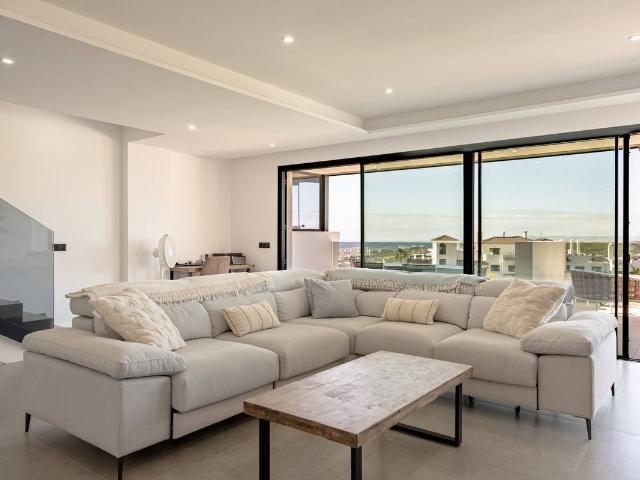 Dúplex en venta en Barriada Islas Canarias, Costa del Sol Occidental