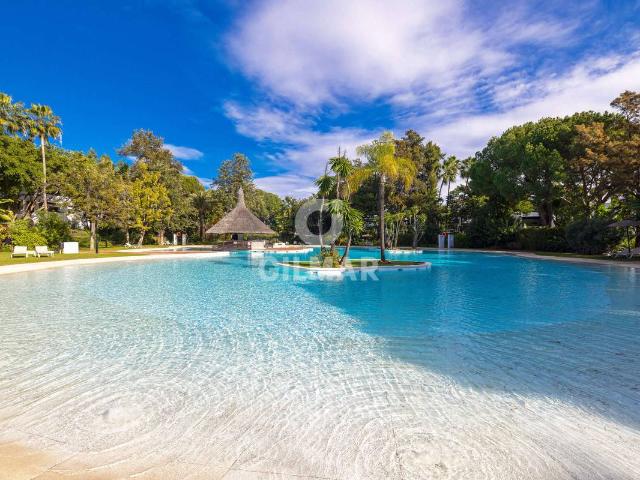 Dúplex en venta en Barriada Islas Canarias, Estepona