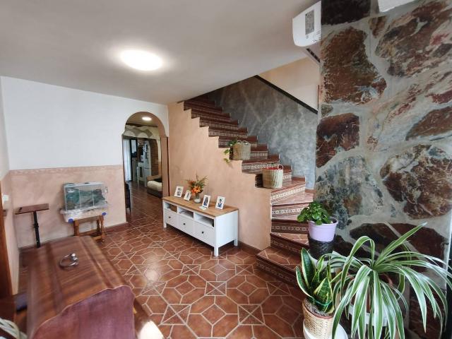 Dúplex en venta en Barriada Islas Canarias, Costa del Sol Occidental