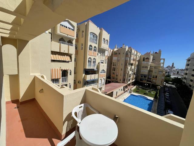 Dúplex en venta en Barriada Islas Canarias, Estepona