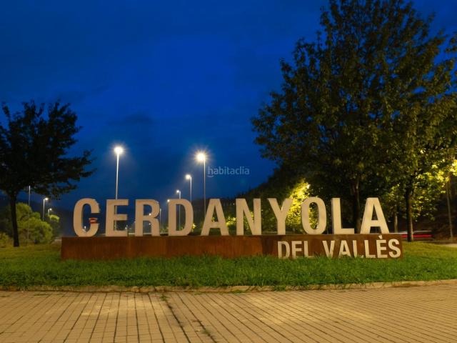 Dúplex en venta en Cerdanyola Del Vallès, Banús