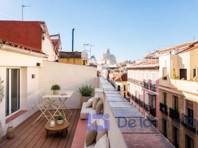 Dúplex en venta en Cortes, Madrid