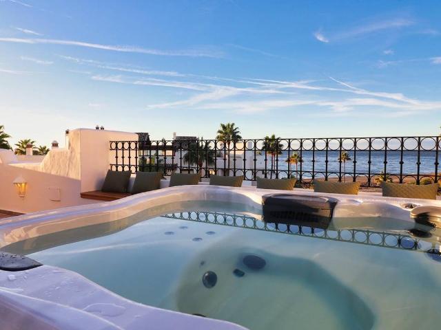 Dúplex en venta en Estepona, Barriada Blas Infante
