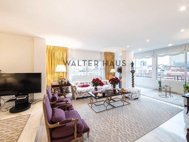 Dúplex en venta en Madrid, Cortes