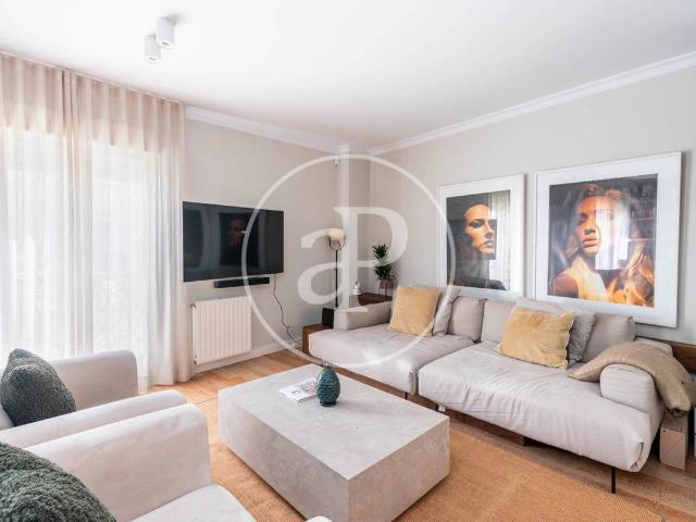 Dúplex en venta en Madrid, Cortes