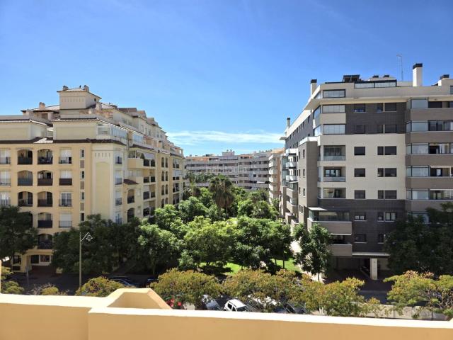 Dúplex en venta en Barriada Islas Canarias, Costa del Sol Occidental
