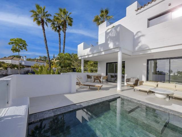Dúplex en venta en Barriada Islas Canarias, Costa del Sol Occidental