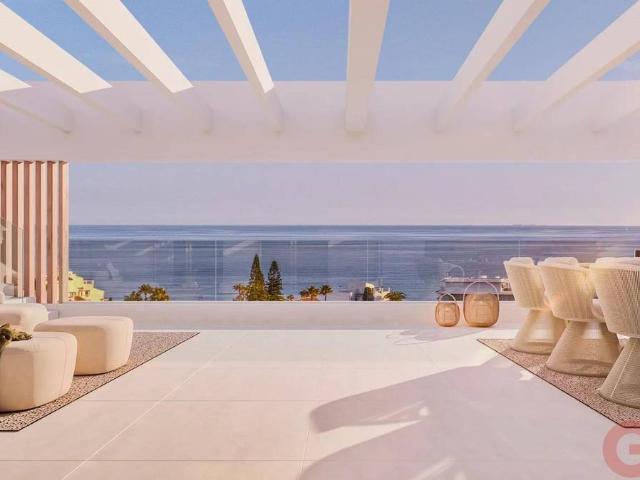 Dúplex en venta en Barriada Islas Canarias, Estepona