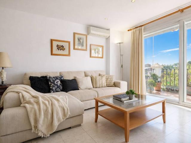 Dúplex en venta en Barriada Islas Canarias, Costa del Sol Occidental