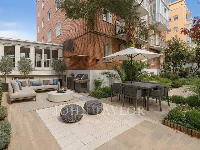 Dúplex en venta en Madrid, Cortes