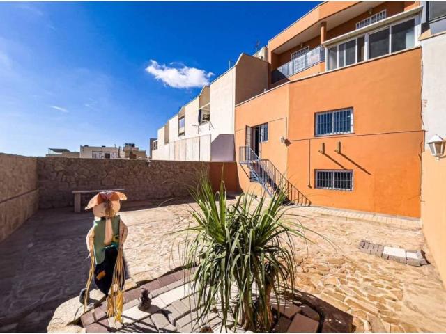 Dúplex en venta en Huércal De Almería, Andalucía