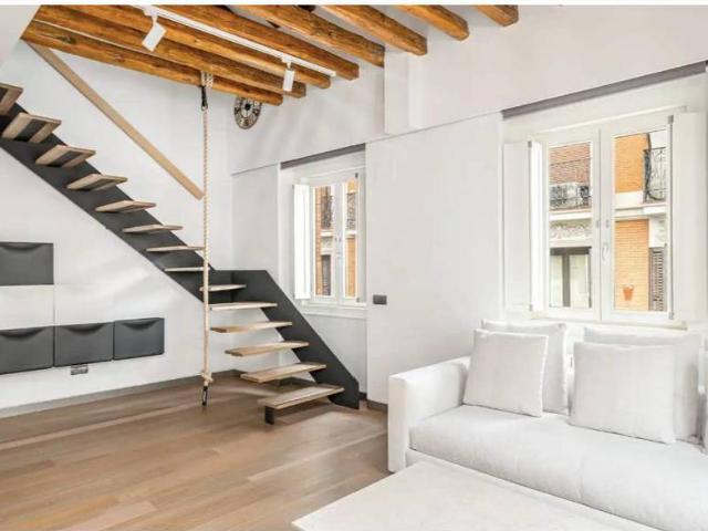 Dúplex en venta en Madrid, Cortes