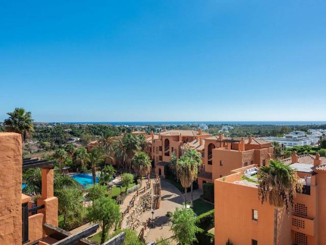Dúplex en venta en Barriada Islas Canarias, Estepona