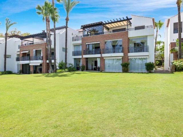 Dúplex en venta en Barriada Islas Canarias, Costa del Sol Occidental