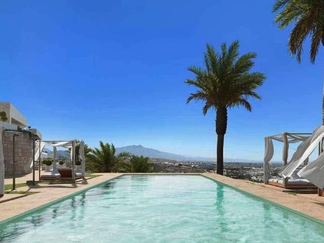Dúplex en venta en Barriada Islas Canarias, Costa del Sol Occidental
