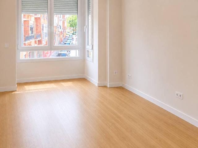 Dúplex en venta en Flores, Leganés